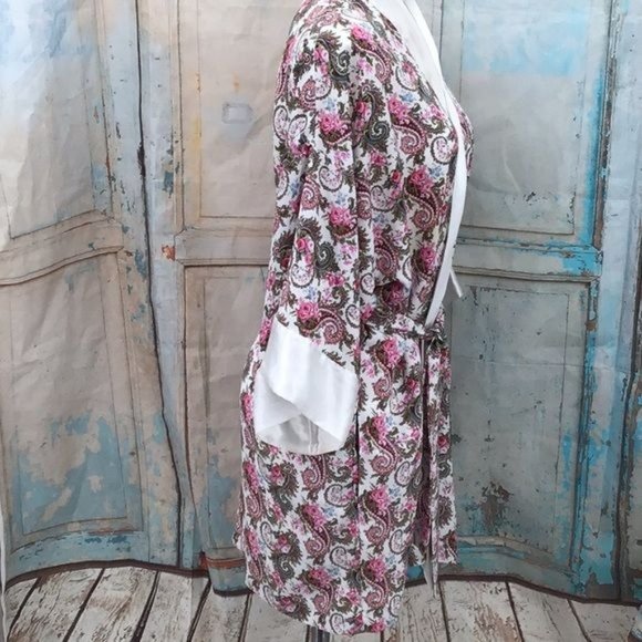 Victoria Secret Womans OS  Vintage Gold Label Robe Cream with Pink Paisley Belte - Picture 5 of 6